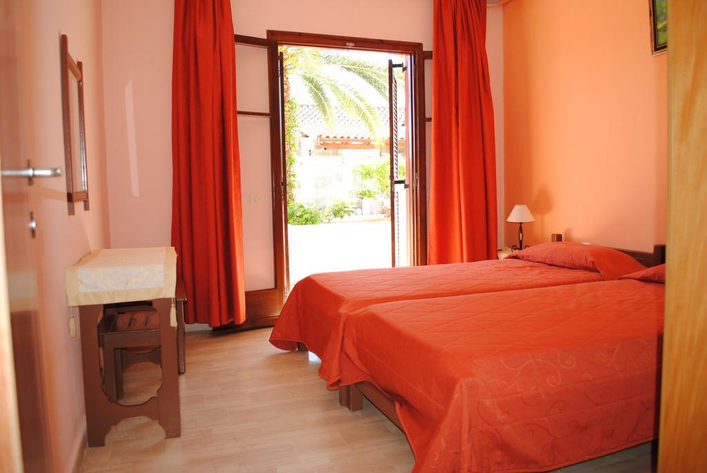 Olga Hotel apartamentowy Agios Stefanos Avliotes (Corfu)